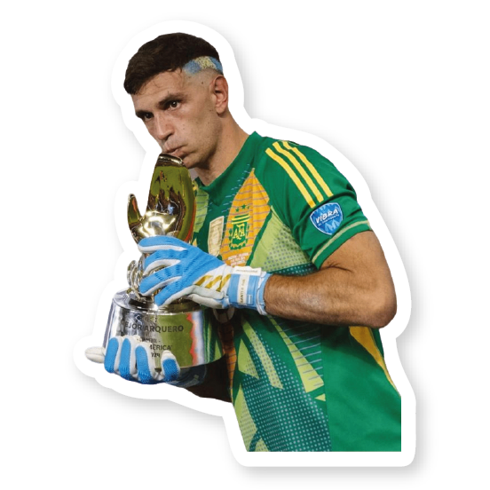 Dibu con el premio de Siempre …