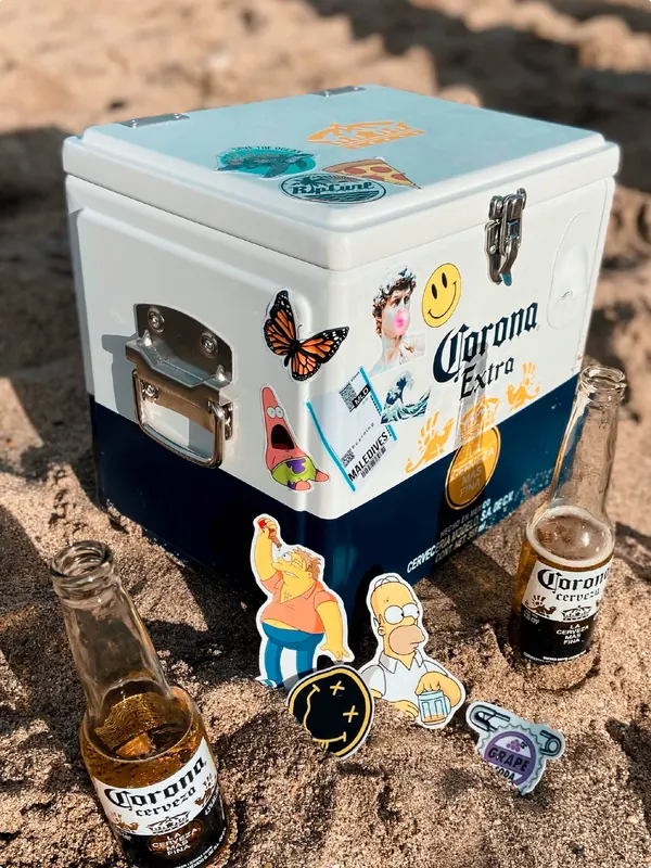 Heladerita de playa con stickers